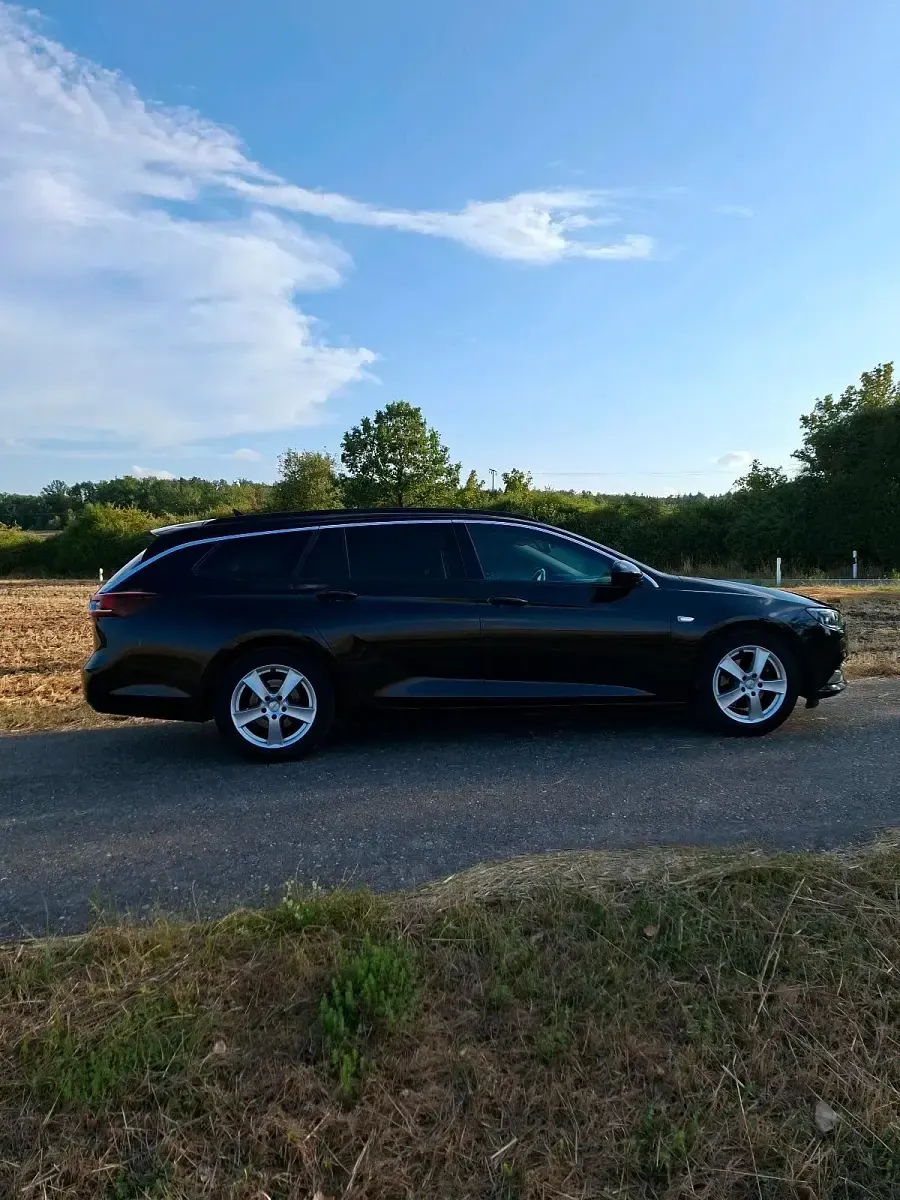 Gebraucht Opel Insignia 136 PS (100 kW) 2019 Schwarz Kombi