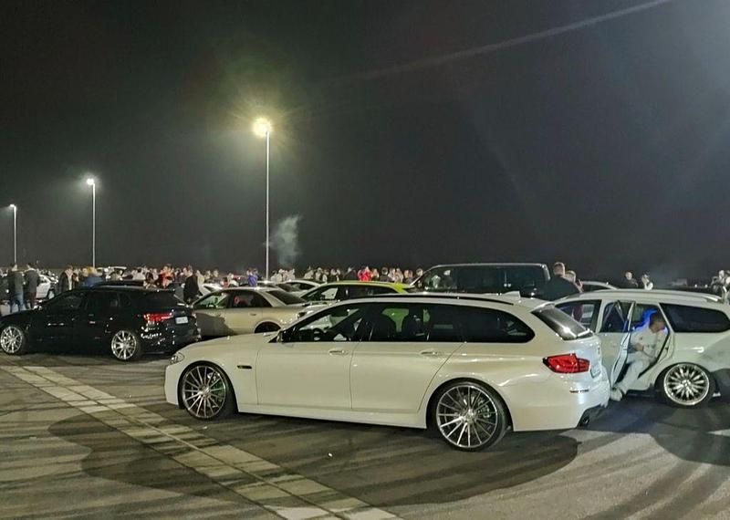 Braun Gebraucht 2011 BMW 535 M Sport Kombi | 21.900 € (Teuer) - Bild 1/4