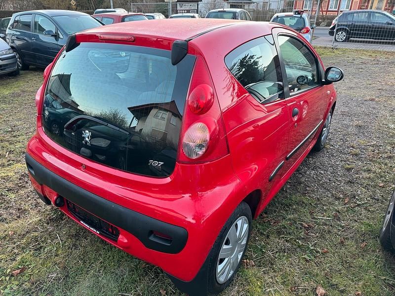 Gebraucht Peugeot 107 68 PS (50 kW) 2007 Rot Kleinwagen