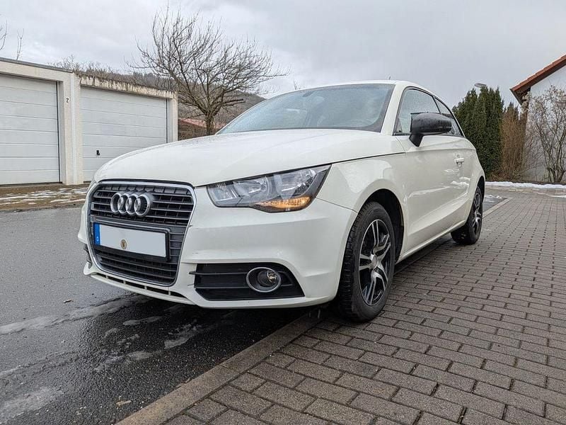 Gebraucht Audi A1 Attraction 86 PS (63 kW) 2010 Weiß Kleinwagen