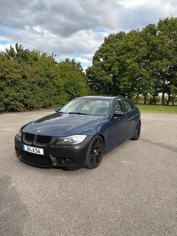 Blau Gebraucht 2006 BMW 320 M Sport Limousine | 3.890 € (Fairer Preis) - Bild 1/4