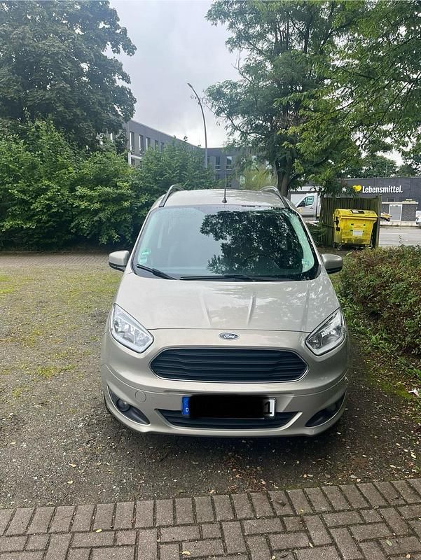 Beige Gebraucht 2014 Ford Tourneo Courier Titanium Van / Kleinbus | 9.200 € (Guter Preis) - Bild 1/4