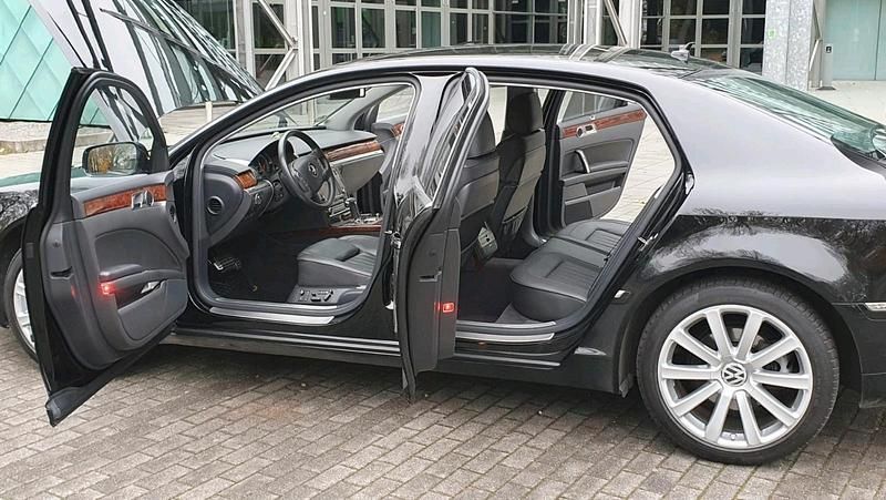 Gebraucht VW Phaeton 239 PS (175 kW) 2011 Schwarz Limousine