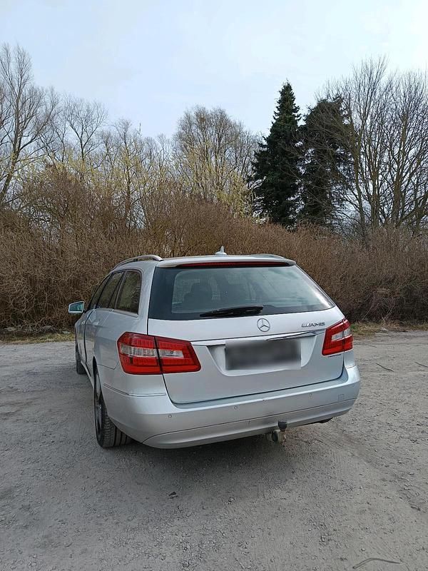 Gebraucht Mercedes E220 170 PS (125 kW) 2012 Silber Kombi