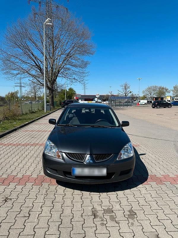 Usata Mitsubishi Lancer 98 CV (72 kW) 2004 Grigio Berlina