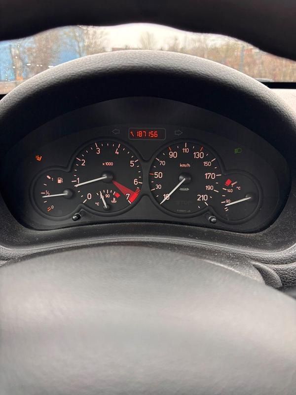 Gebraucht Peugeot 206 CC 109 PS (80 kW) 2003 Silber Cabrio