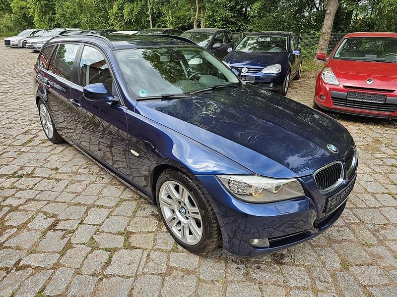 Gebraucht BMW 318 143 PS (105 kW) 2012 Blau Kombi