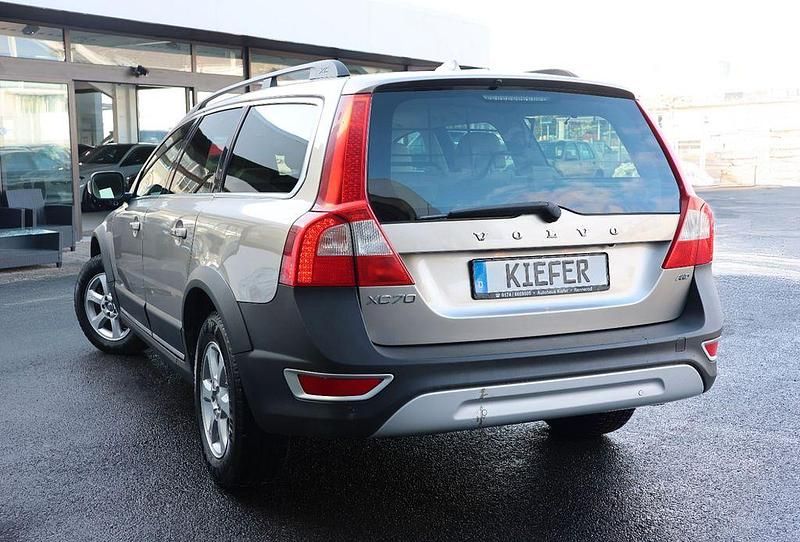 Gebraucht Volvo XC70 243 PS (178 kW) 2013 Gold Limousine