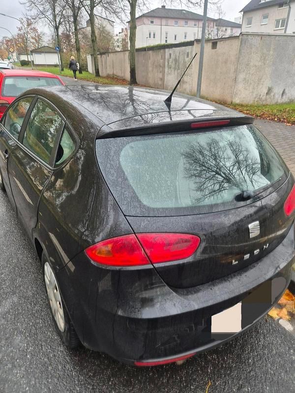 Schwarz Gebraucht 2009 Seat Leon Kleinwagen | 2.450 € - Bild 1/4