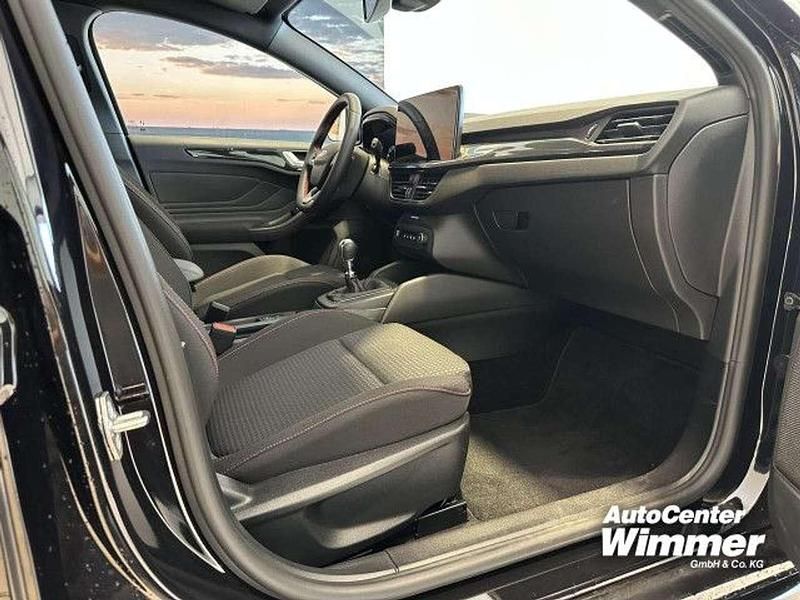 Gebraucht Ford Focus ST-Line 125 PS (91 kW) 2025 Agate black metallic Kombi