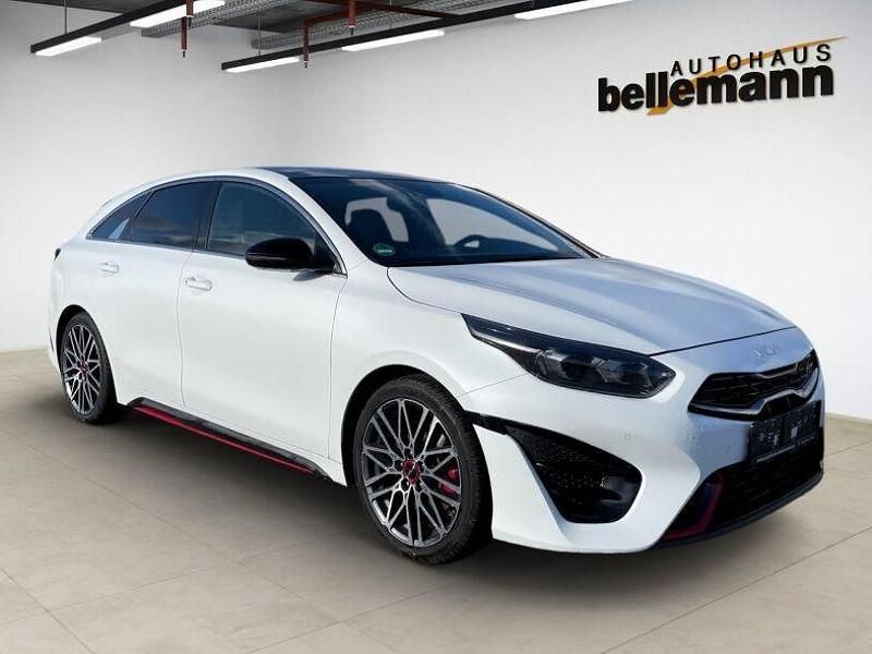 Gebraucht Kia ProCeed 204 PS (150 kW) 2022 Weiß Kleinwagen
