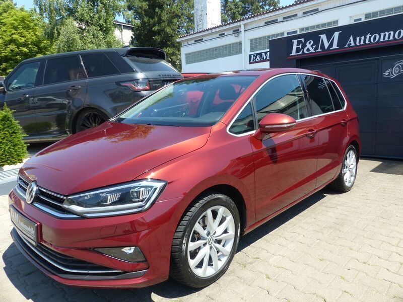 Rot Gebraucht 2018 VW Golf Sportsvan Highline Van / Kleinbus | 16.680 € (Fairer Preis) - Bild 1/4