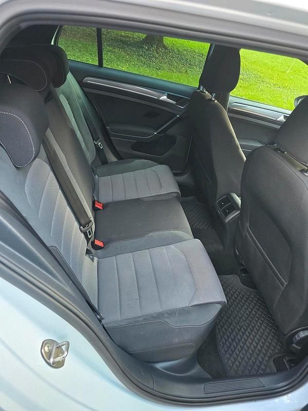 Weiß Gebraucht 2015 VW Golf VII Sport Kleinwagen | 11.700 € (Fairer Preis) - Bild 1/4