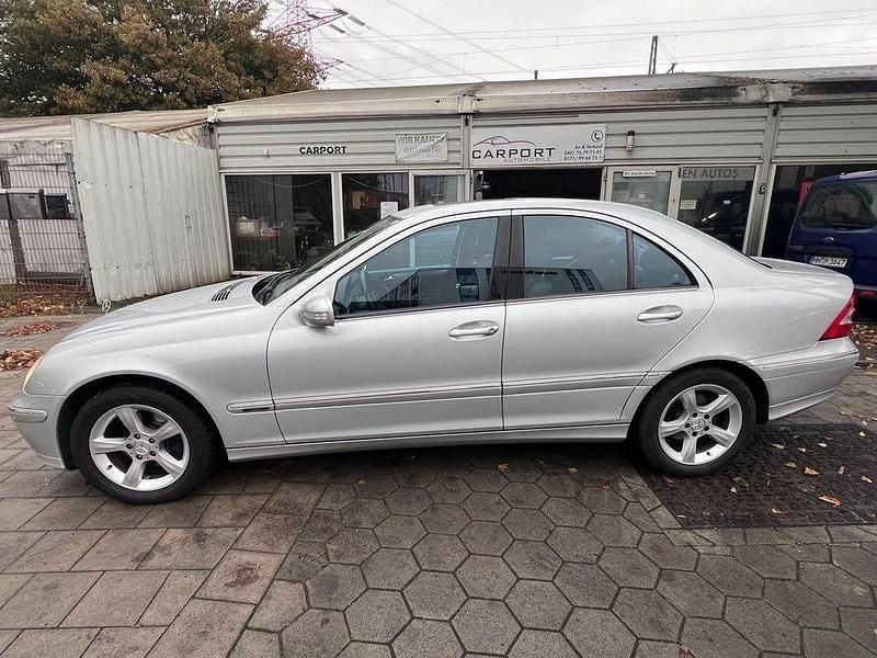 Gebraucht Mercedes C180 Avantgarde 143 PS (105 kW) 2006 Iridiumsilber  metalliclack Limousine