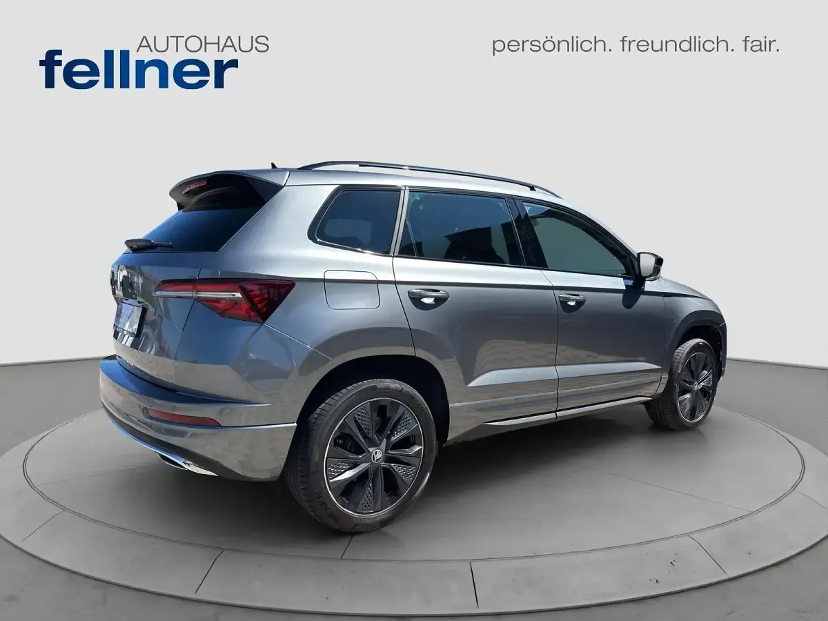 Neu Skoda Karoq SportLine 150 PS (110 kW) 2026 Grau SUV