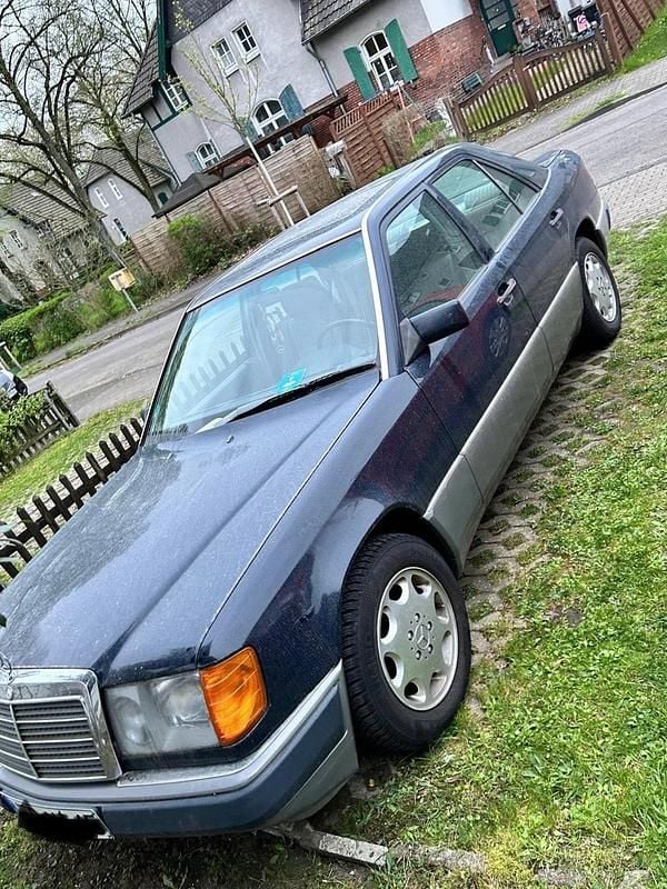 Gebraucht 1991 Mercedes E250 Limousine | 7.299 € - Bild 1/4