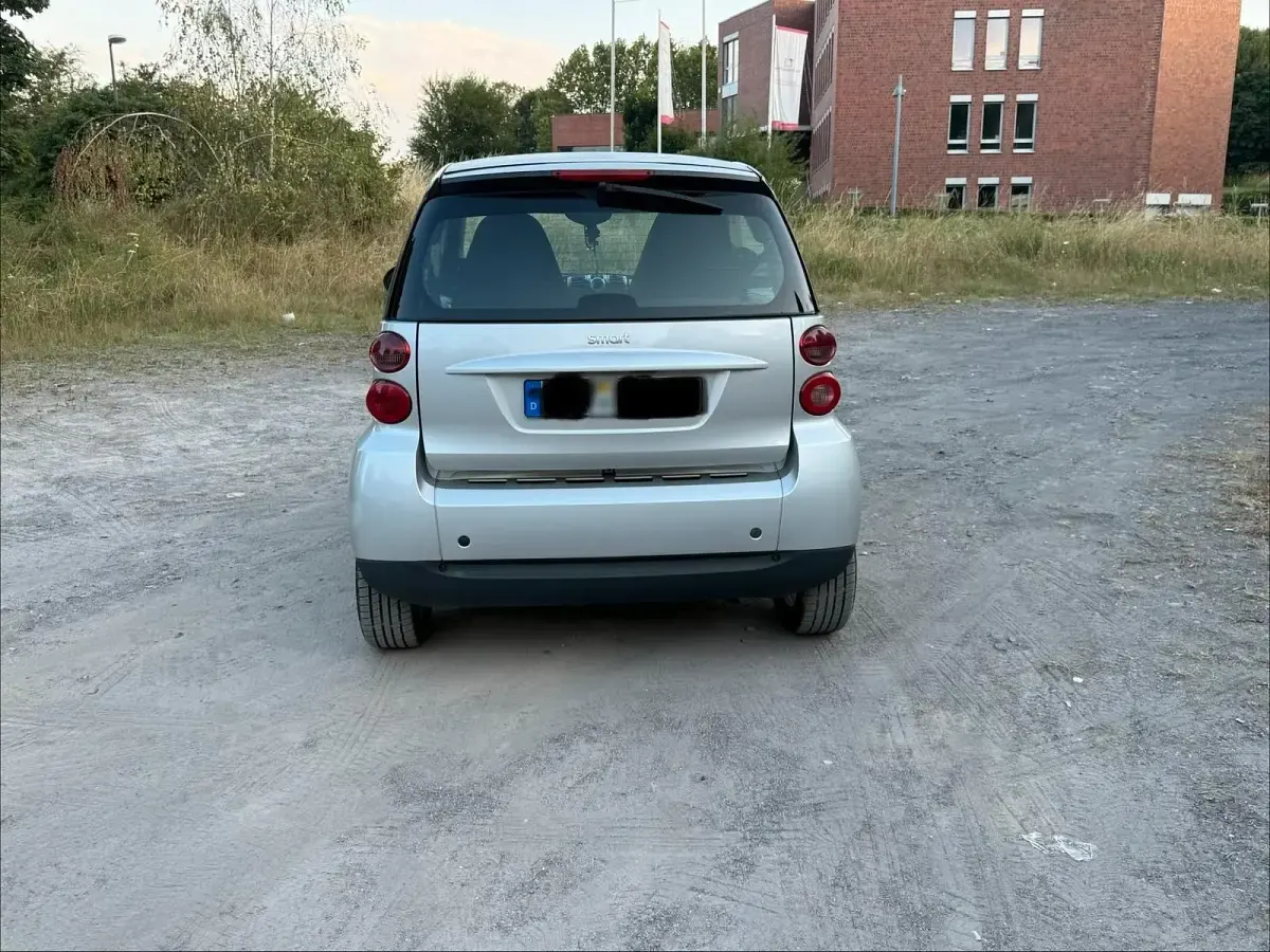 Gebraucht Smart ForTwo Coupé 61 PS (44 kW) 2009 Silber Coupé