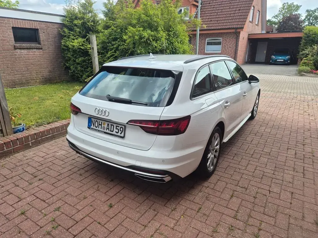 Gebraucht Audi A4 Advanced 163 PS (119 kW) 2020 Weiß Kombi