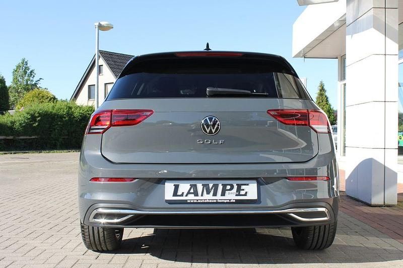 Gebraucht VW Golf VIII Move 131 PS (96 kW) 2023 Delfingrau metallic Limousine