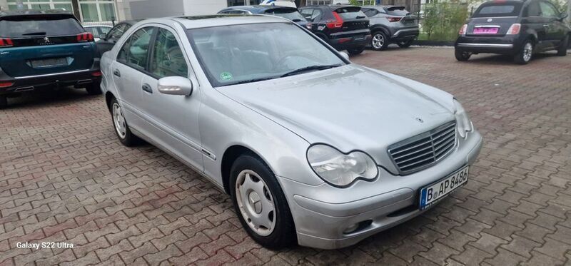 Silber Gebraucht 2002 Mercedes C180 Classic Limousine | 1.799 € (Superpreis) - Bild 1/4