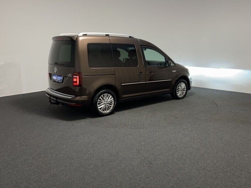 Gebraucht VW Caddy Highline 150 PS (110 kW) 2016 Braun Van / Kleinbus