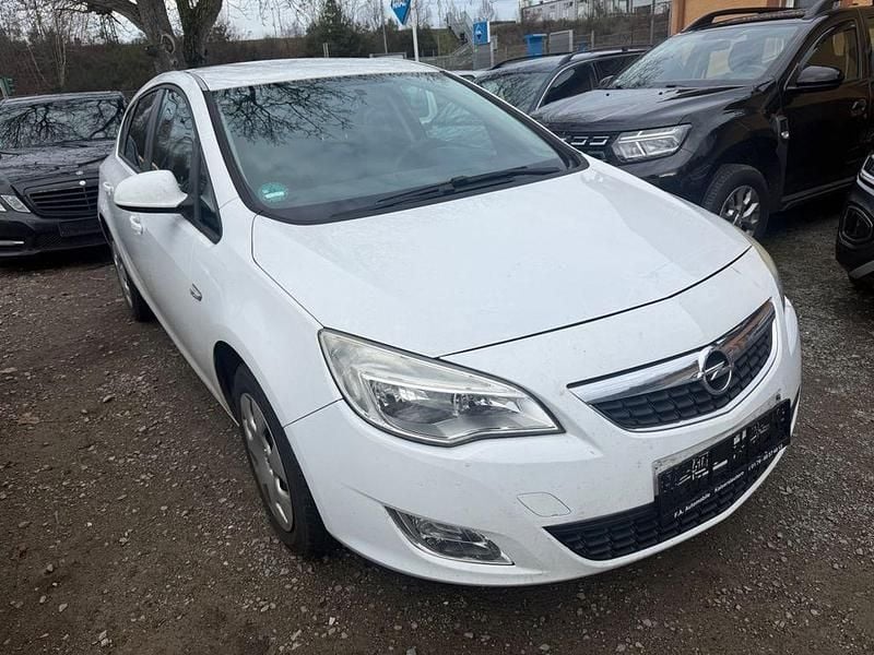 Gebraucht Opel Astra Edition 101 PS (74 kW) 2009 Weiß Limousine