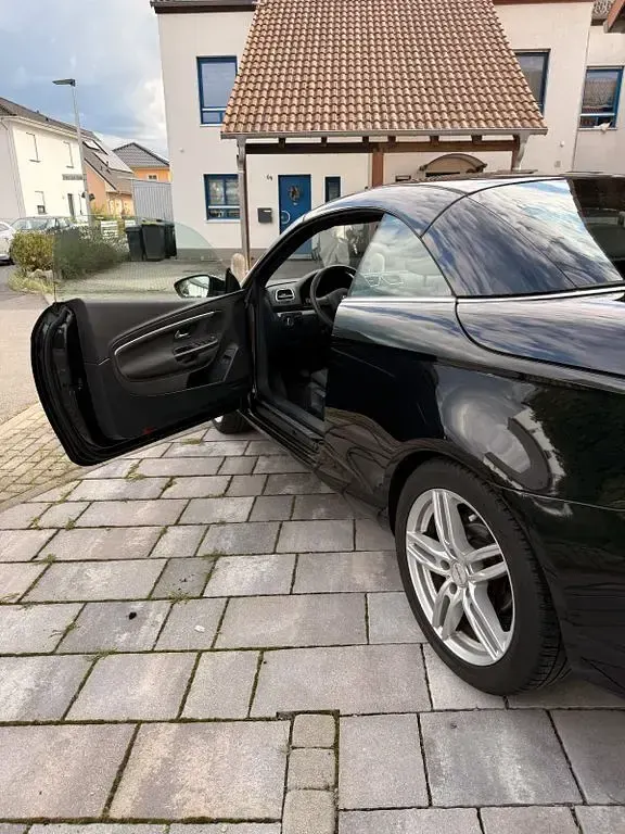 Gebraucht VW Eos 122 PS (89 kW) 2013 Schwarz Cabrio