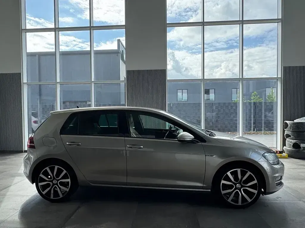 Gebraucht VW Golf VII Edition 125 PS (91 kW) 2015 Braun Limousine