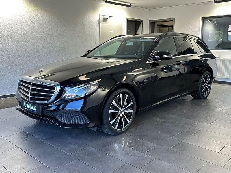 Gebraucht Mercedes E300 306 PS (225 kW) 2020 Schwarz Limousine