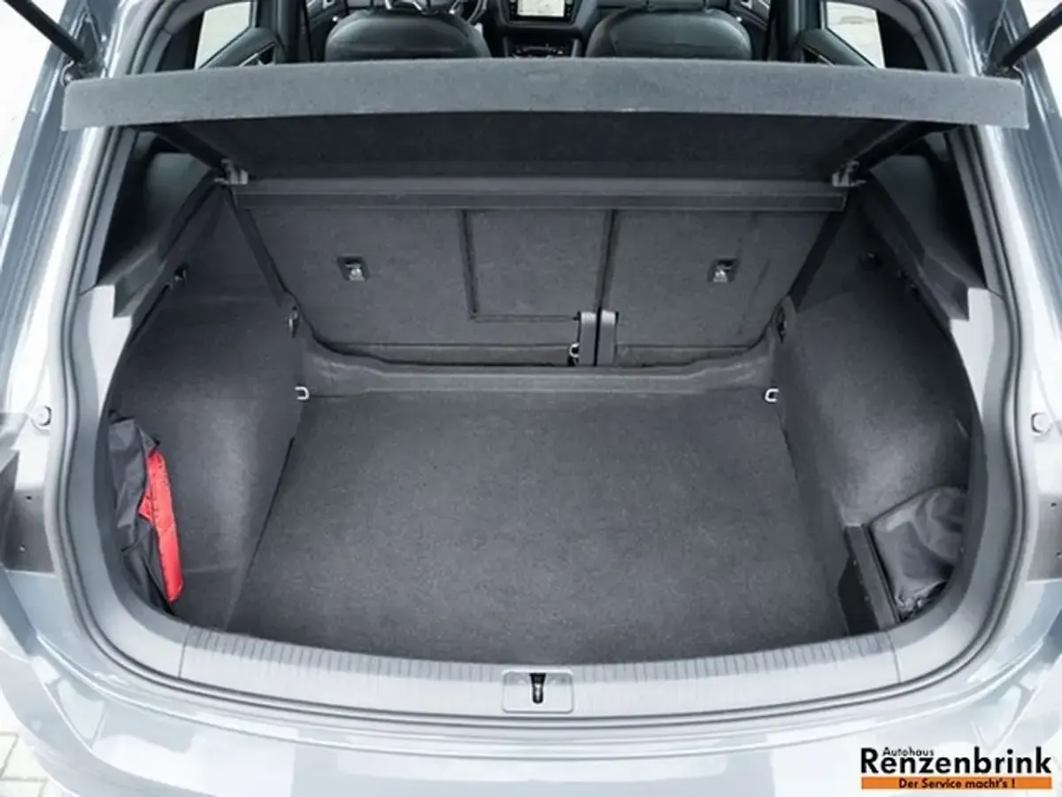 Gebraucht VW Tiguan R-line 150 PS (110 kW) 2023 Grau SUV