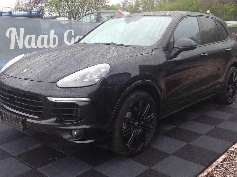 Schwarz Gebraucht 2016 Porsche Cayenne S Platinum Edition SUV | 46.800 € (Teuer) - Bild 1/4