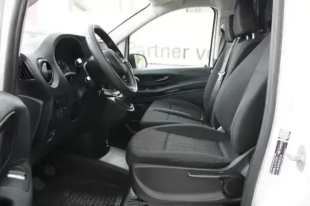 Gebraucht Mercedes Vito 114 PS (83 kW) 2019 Arktikweiss Van