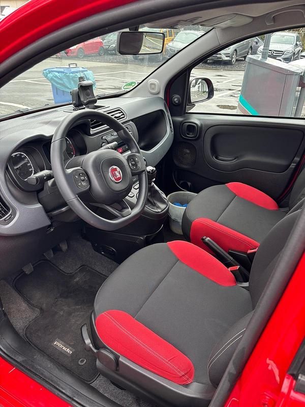 Gebraucht Fiat Panda 69 PS (50 kW) 2019 Rot Kleinwagen