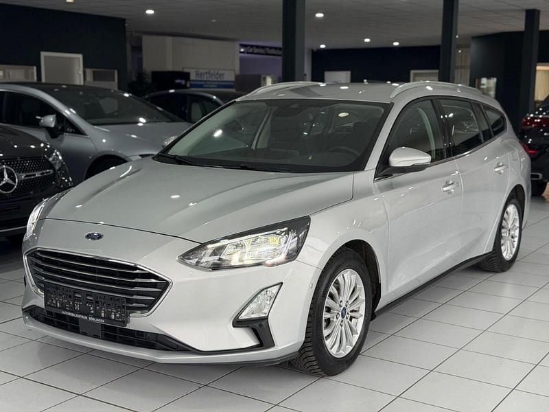 Gebraucht Ford Focus Titanium 125 PS (91 kW) 2021 Silber Kombi