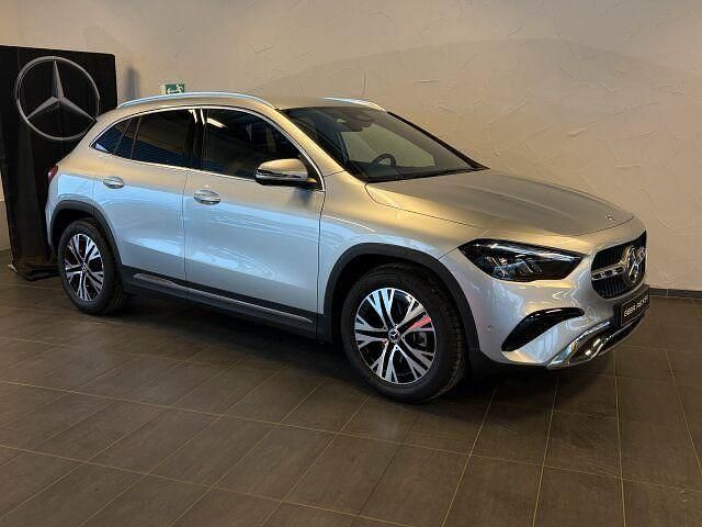 Lack hightechsilber Gebraucht 2024 Mercedes GLA200 Advanced Plus SUV | 37.350 € (Fairer Preis) - Bild 1/4