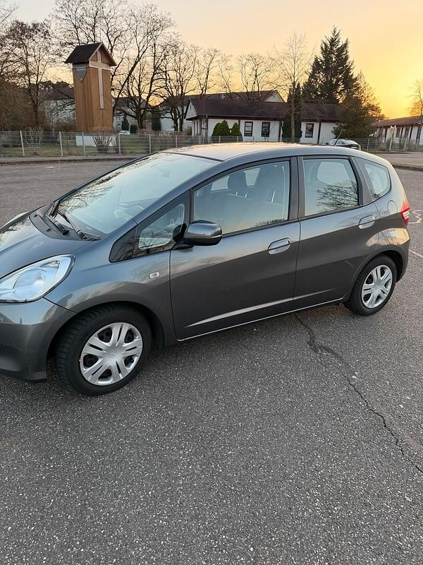 Gebraucht Honda Jazz 90 PS (66 kW) 2013 Grau Kleinwagen