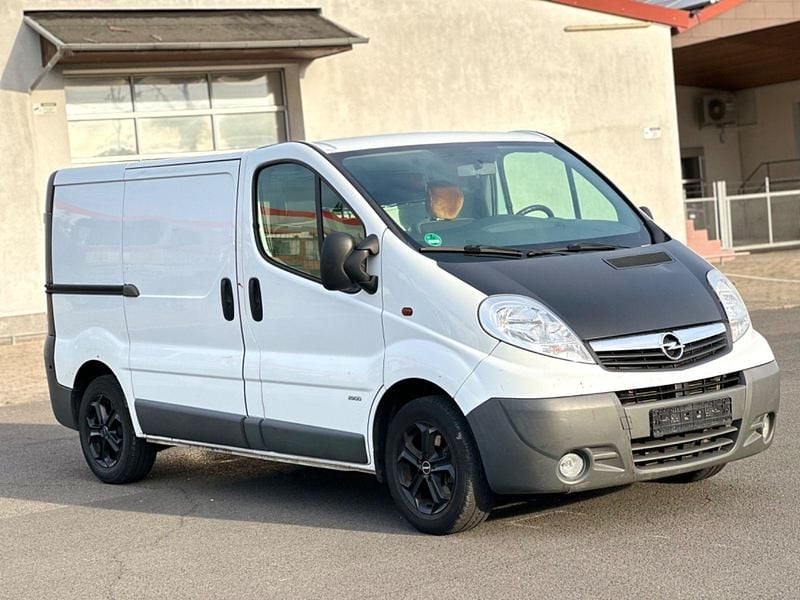 Gebraucht Opel Vivaro 114 PS (83 kW) 2013 Weiß Van / Kleinbus