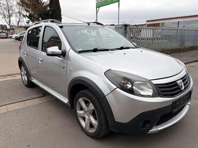 Gebraucht Dacia Sandero Stepway 87 PS (63 kW) 2010 Silber Limousine
