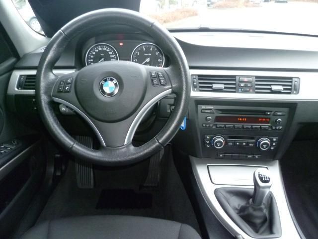 Gebraucht BMW 318 143 PS (105 kW) 2008 Blau metallic Limousine