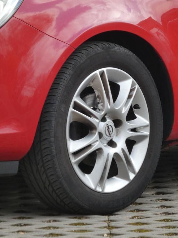 Gebraucht Opel Corsa Innovation 90 PS (66 kW) 2010 Rot Kleinwagen