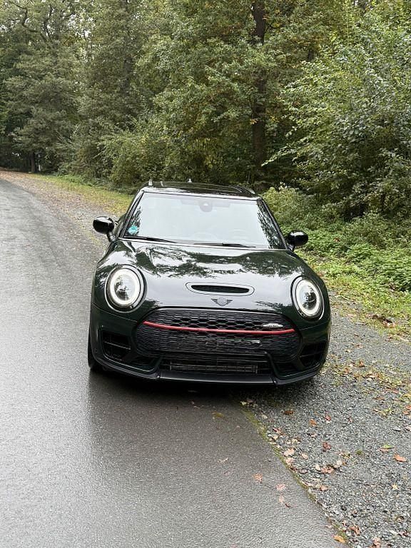 Grün Gebraucht 2022 Mini John Cooper Works Clubman Kombi | 34.999 € (Fairer Preis) - Bild 1/4