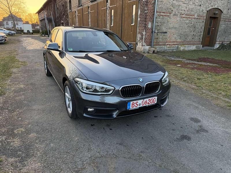 Gebraucht BMW 116 Advantage 116 PS (85 kW) 2016 Mineralgrau metallic Kleinwagen