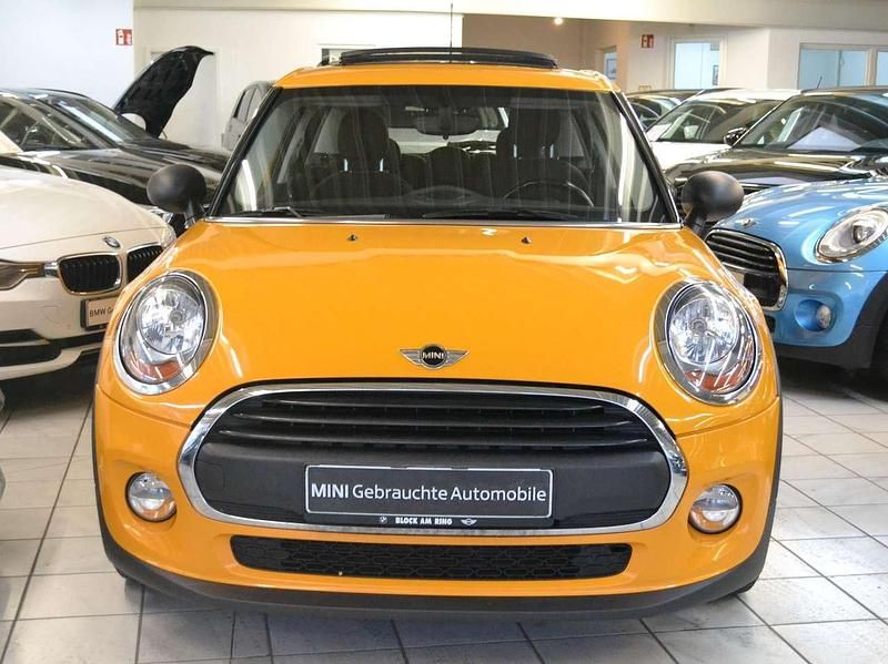 Gebraucht Mini One D 95 PS (69 kW) 2016 Volcanic orange Kleinwagen