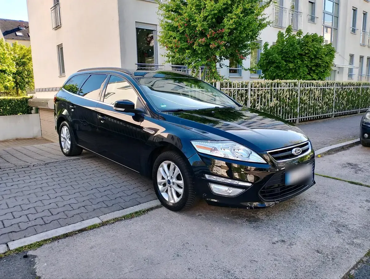 Second-hand Ford Mondeo 140 CP (102 kW) 2012 Albastru Break