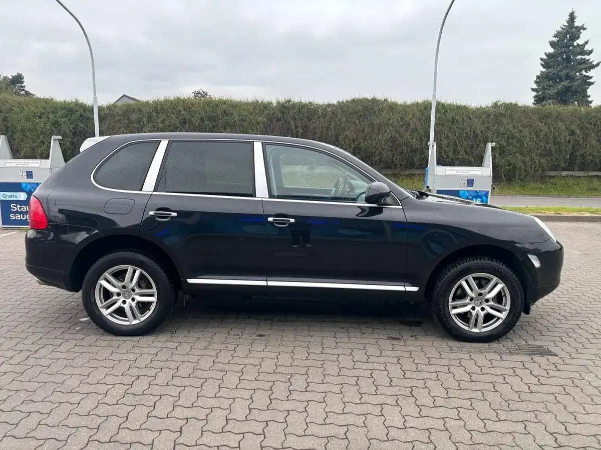 Second-hand Porsche Cayenne 250 CP (183 kW) 2007 Negru SUV