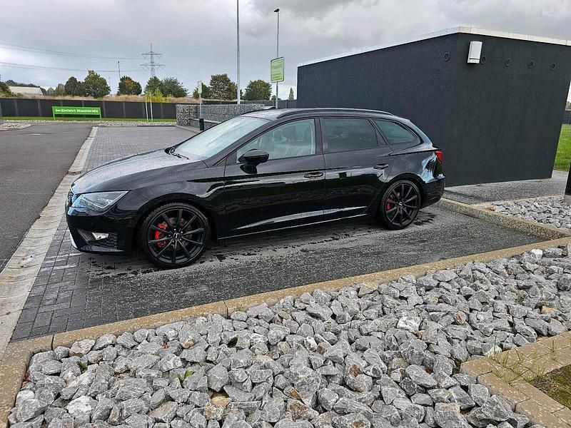 Schwarz Gebraucht 2015 Seat Leon ST FR Kombi | 12.900 € (Etwas zu teuer) - Bild 1/4