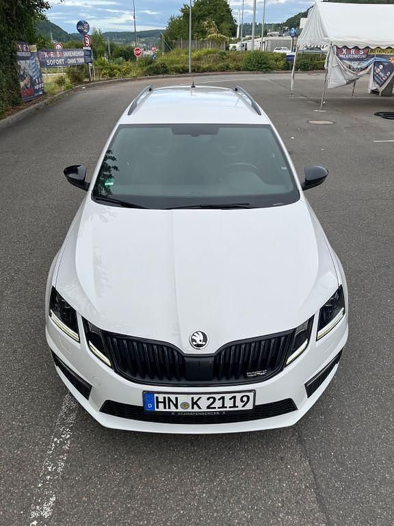 Weiß Gebraucht 2019 Skoda Octavia RS Kombi | 18.399 € (Fairer Preis) - Bild 1/4