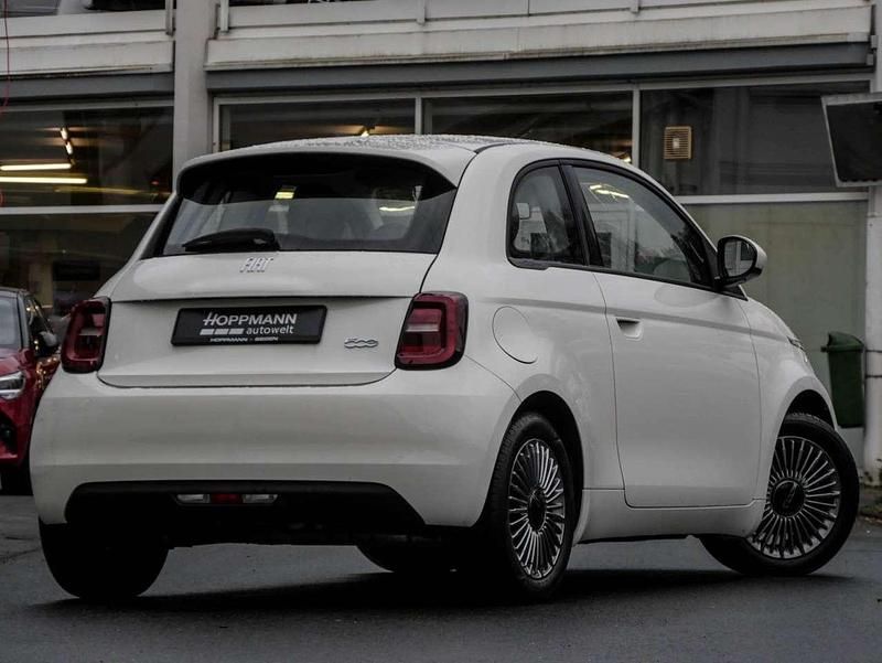 Gebraucht Fiat 500e 86 kW (118 PS) 2023 Weiß Limousine