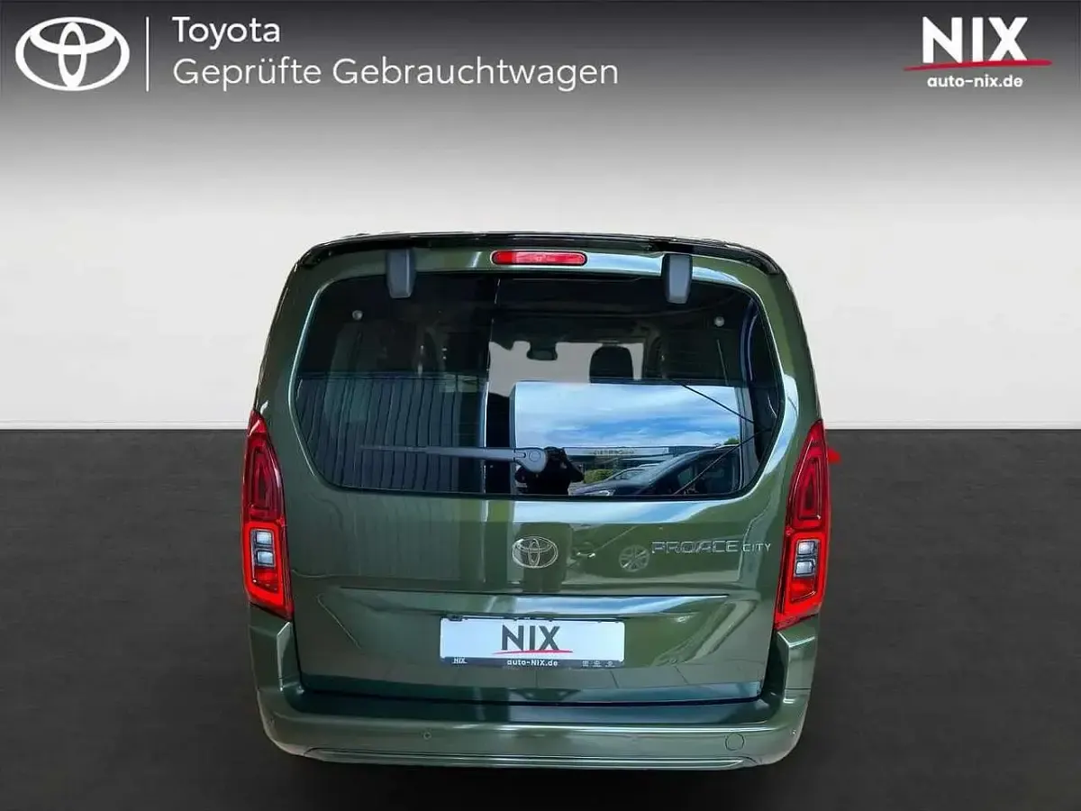 Neu Toyota Proace Verso City 110 PS (80 kW) 2026 Backpacker chaki Kombi