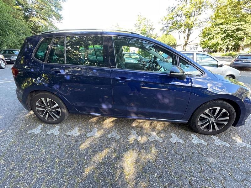Blau Gebraucht 2019 VW Golf Sportsvan IQ Drive Van / Kleinbus | 14.700 € (Guter Preis) - Bild 1/4